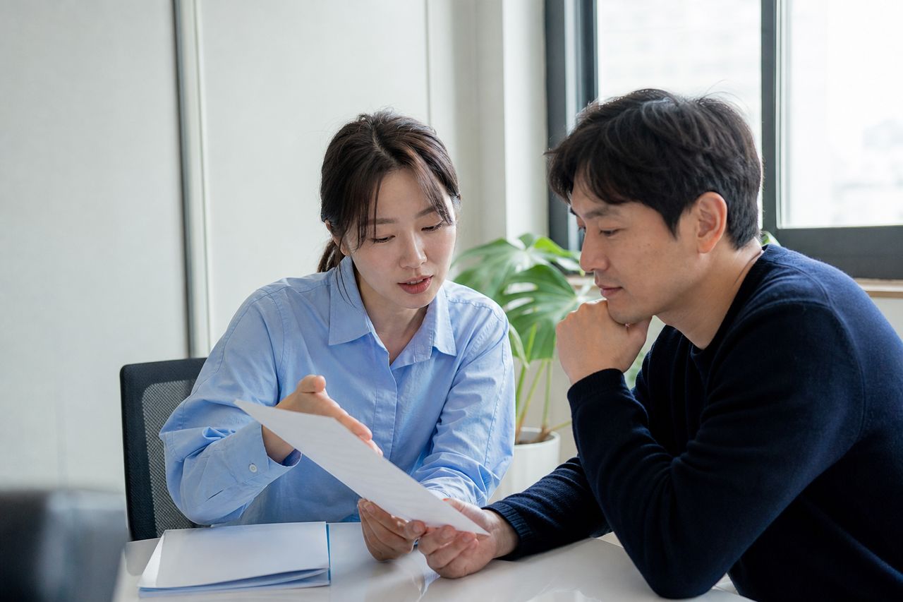 개인회생 추심문자 보관, 준비 자료와 판단 기준 관련 전문가 상담·서류 검토 장면